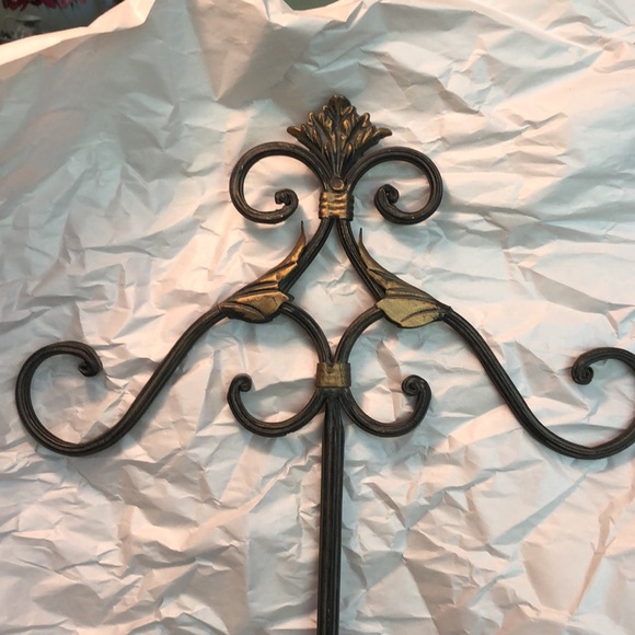 Plate Stand Holder for Wall Hanging Display Rack Hanger Metal Easel 19.5”x13”x2” - Picture 2 of 9
